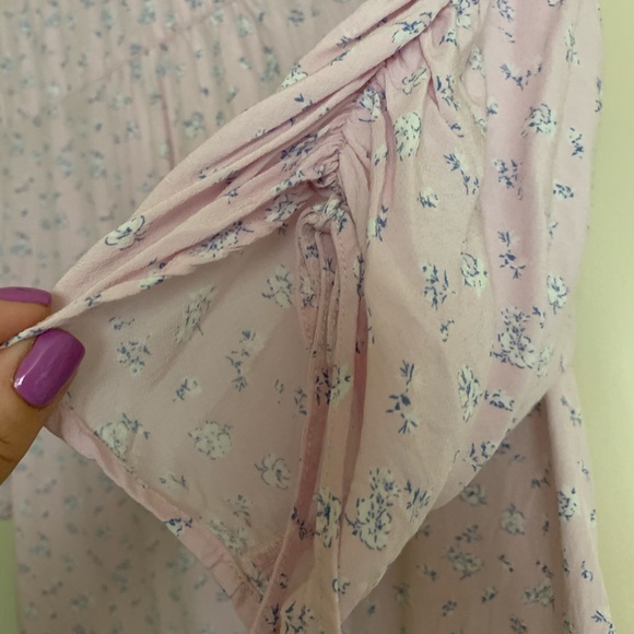 Soft pink Abercrombie blouse - Picture 3 of 4